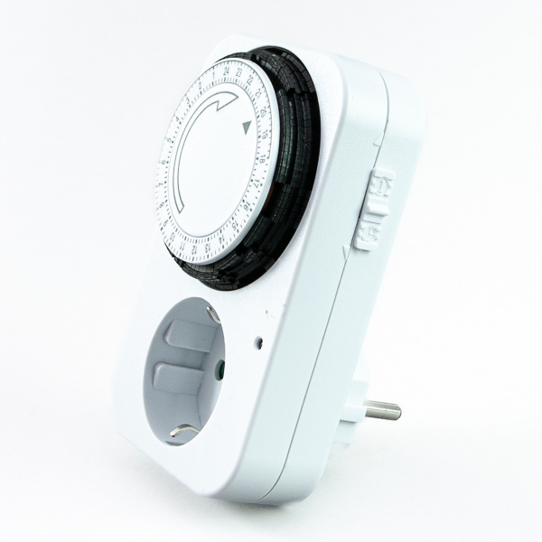 Steckdosen-Schaltuhr mit Tagesprogramm, 4,49