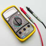 kleines Digital-Multimeter